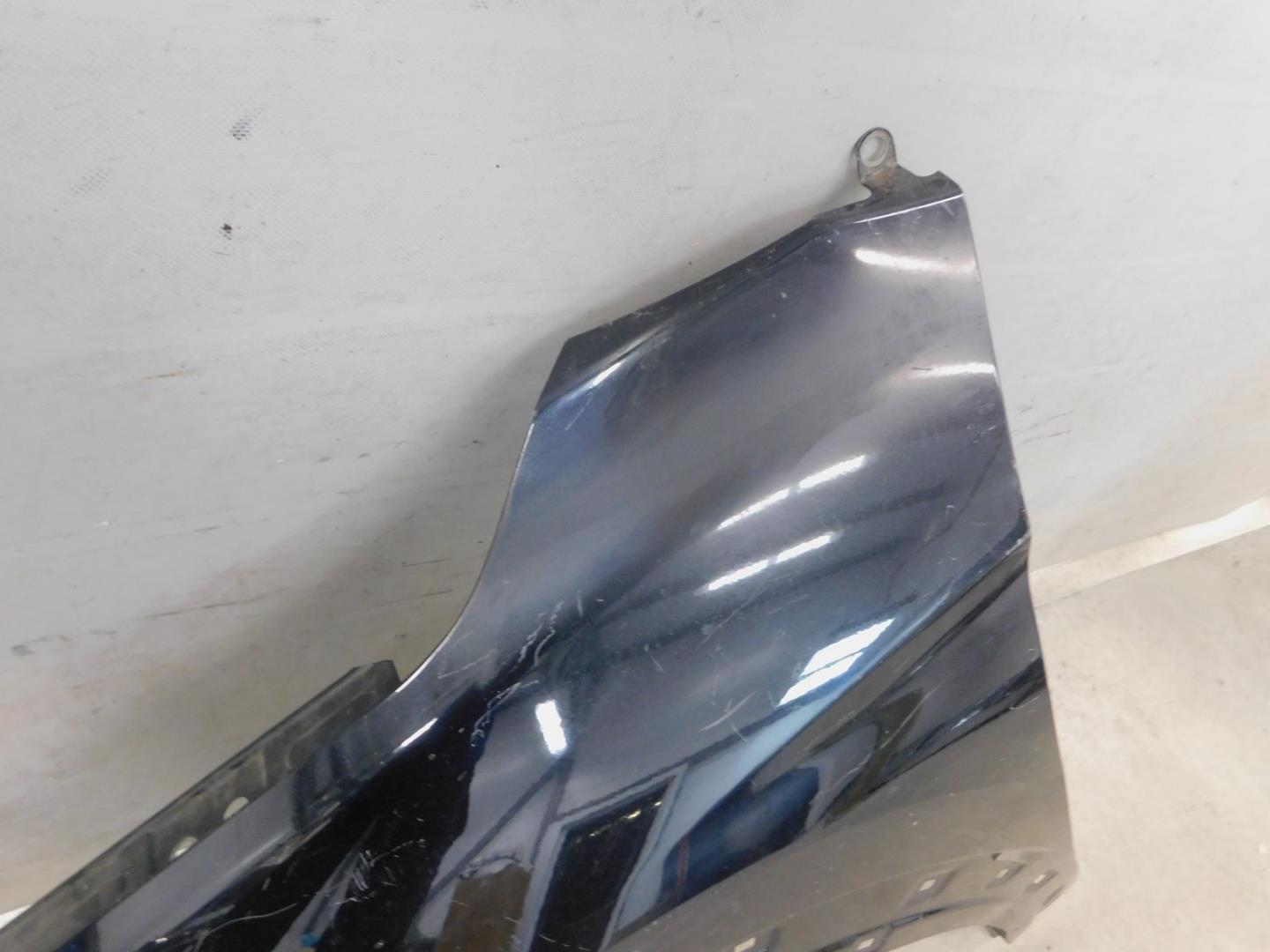 Крыло переднее левое