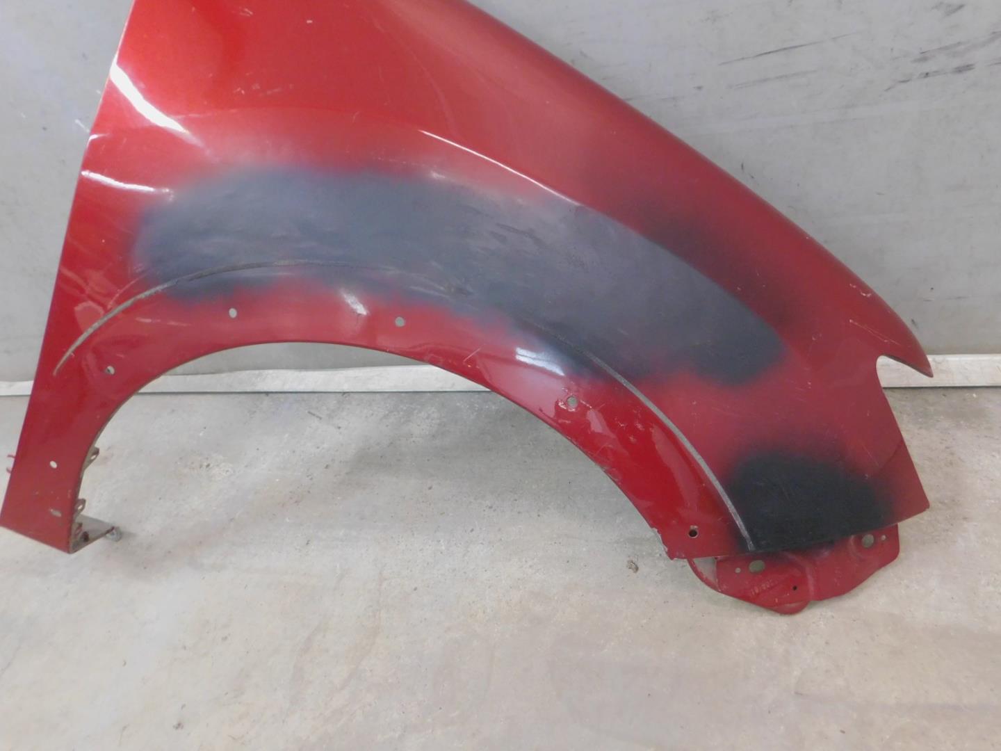 Крыло переднее правое