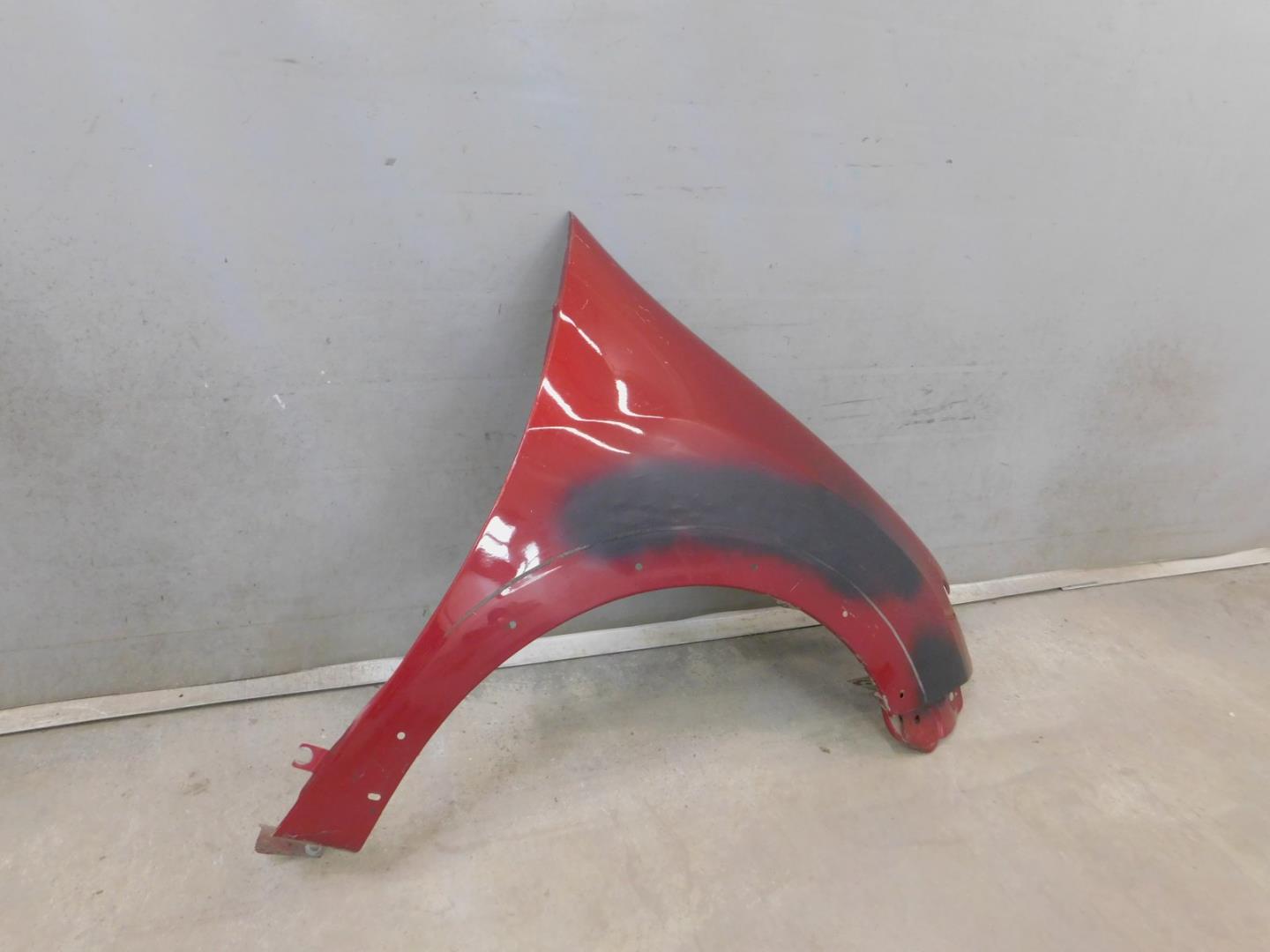 Крыло переднее правое