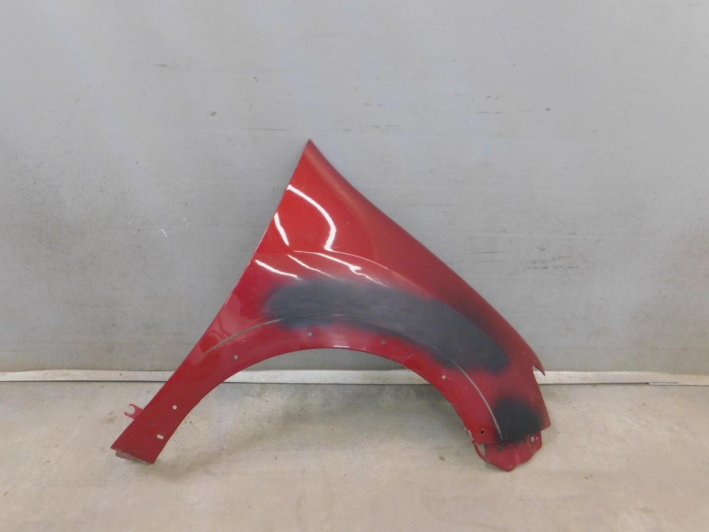 Крыло переднее правое