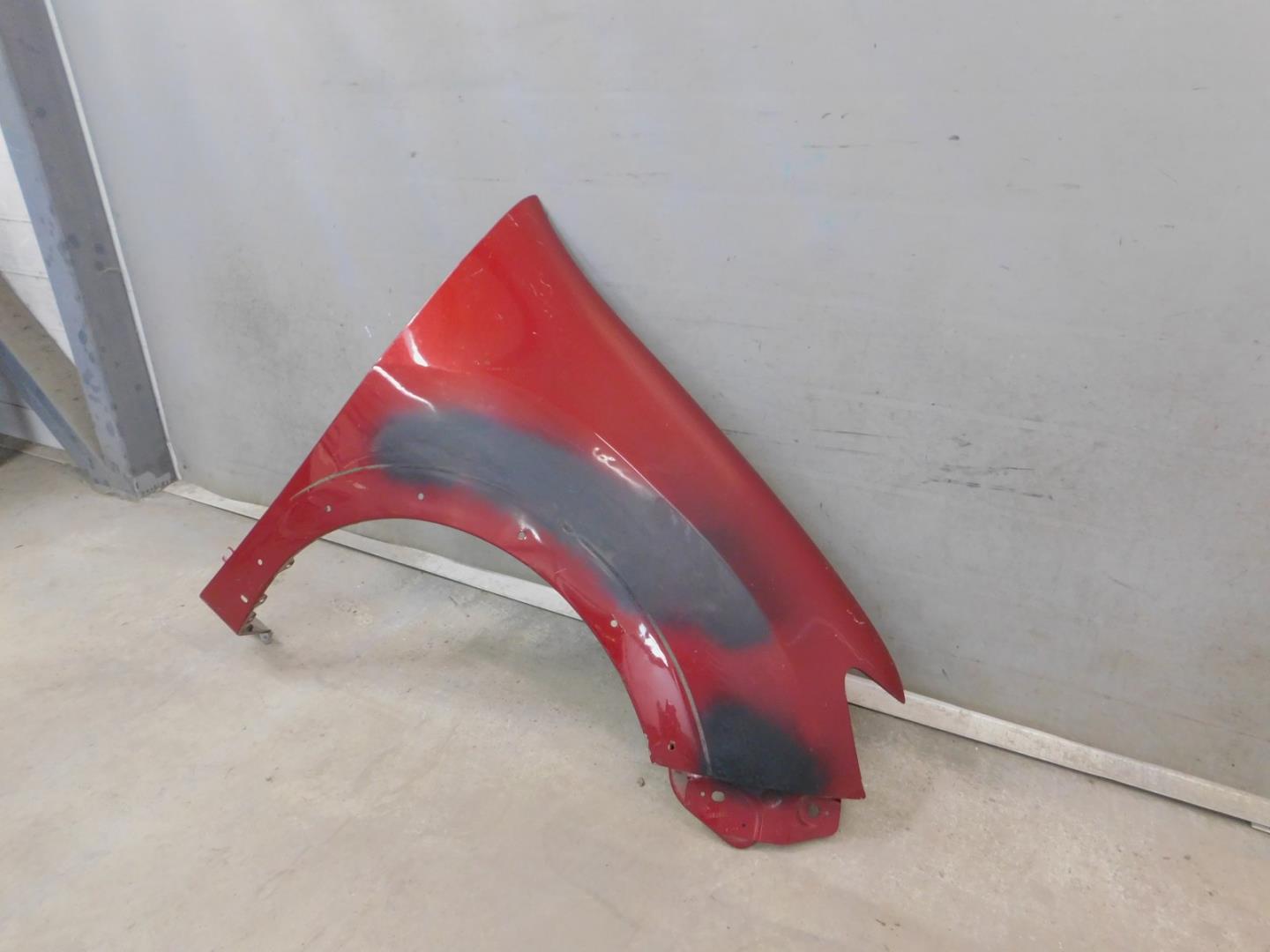 Крыло переднее правое