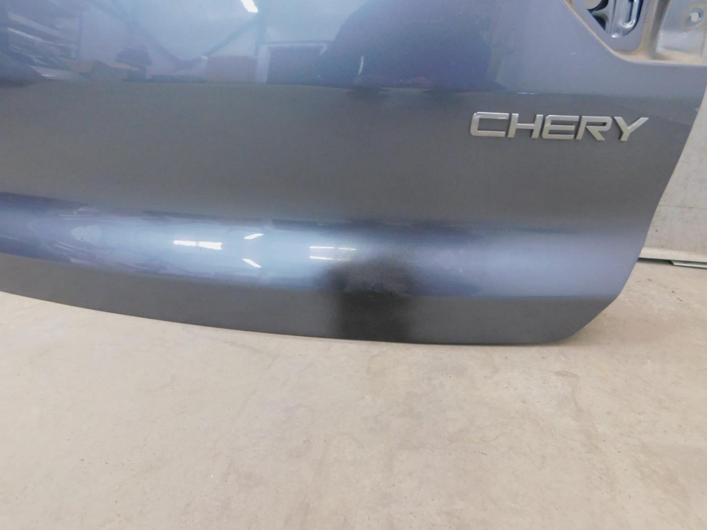 Дверь багажника