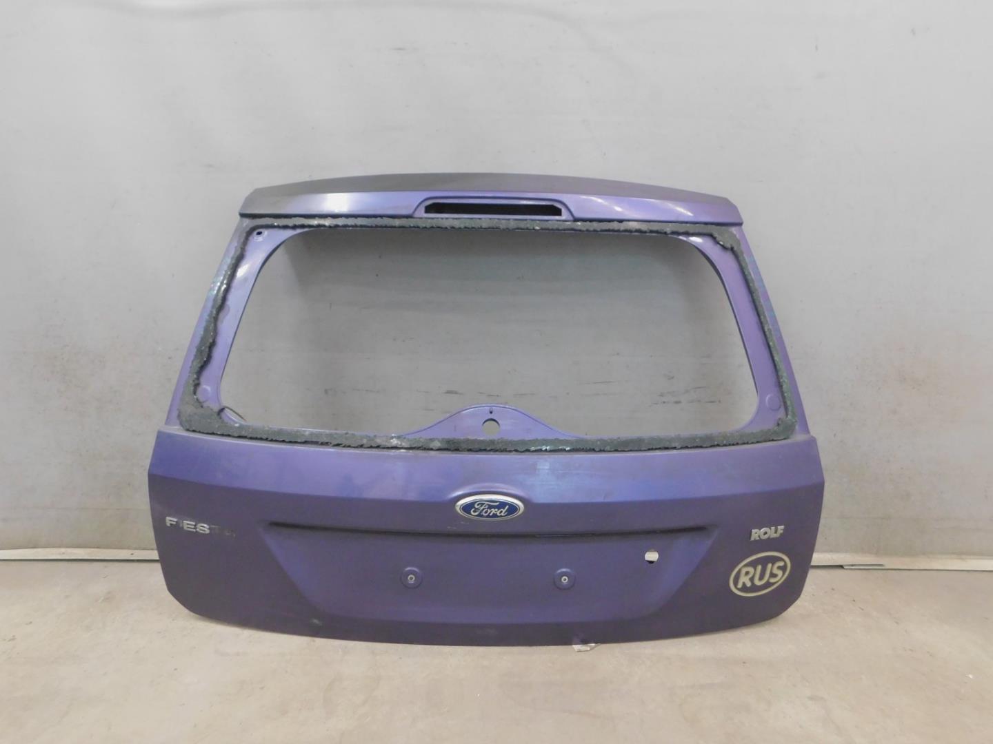 Дверь багажника