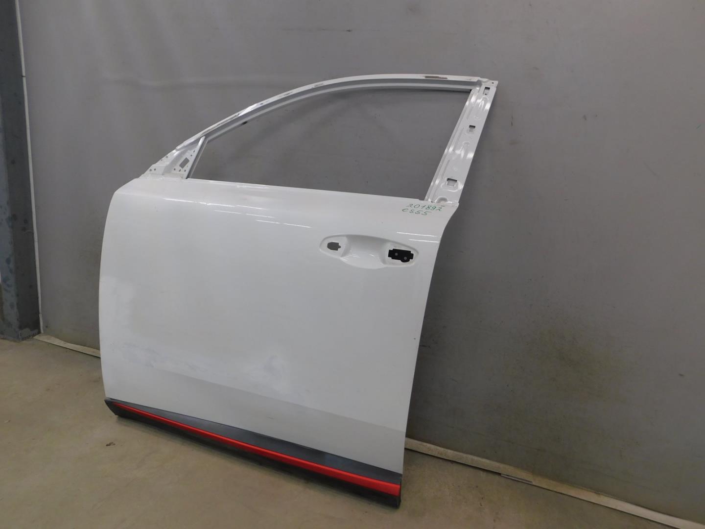 Дверь передняя левая