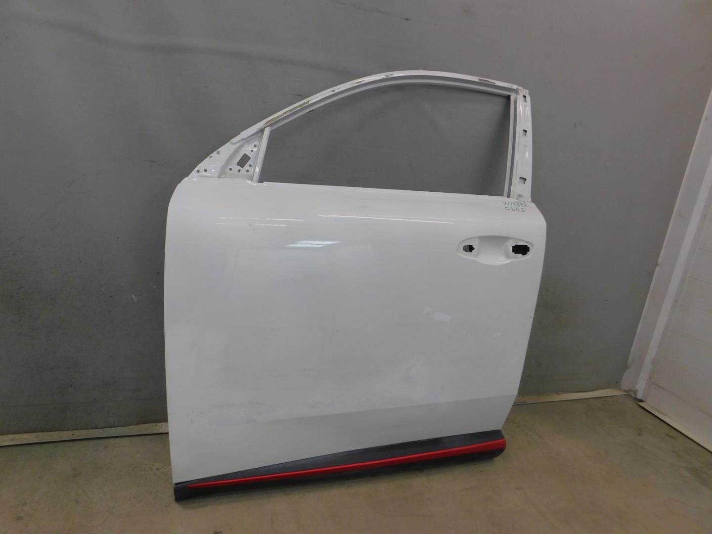 Дверь передняя левая