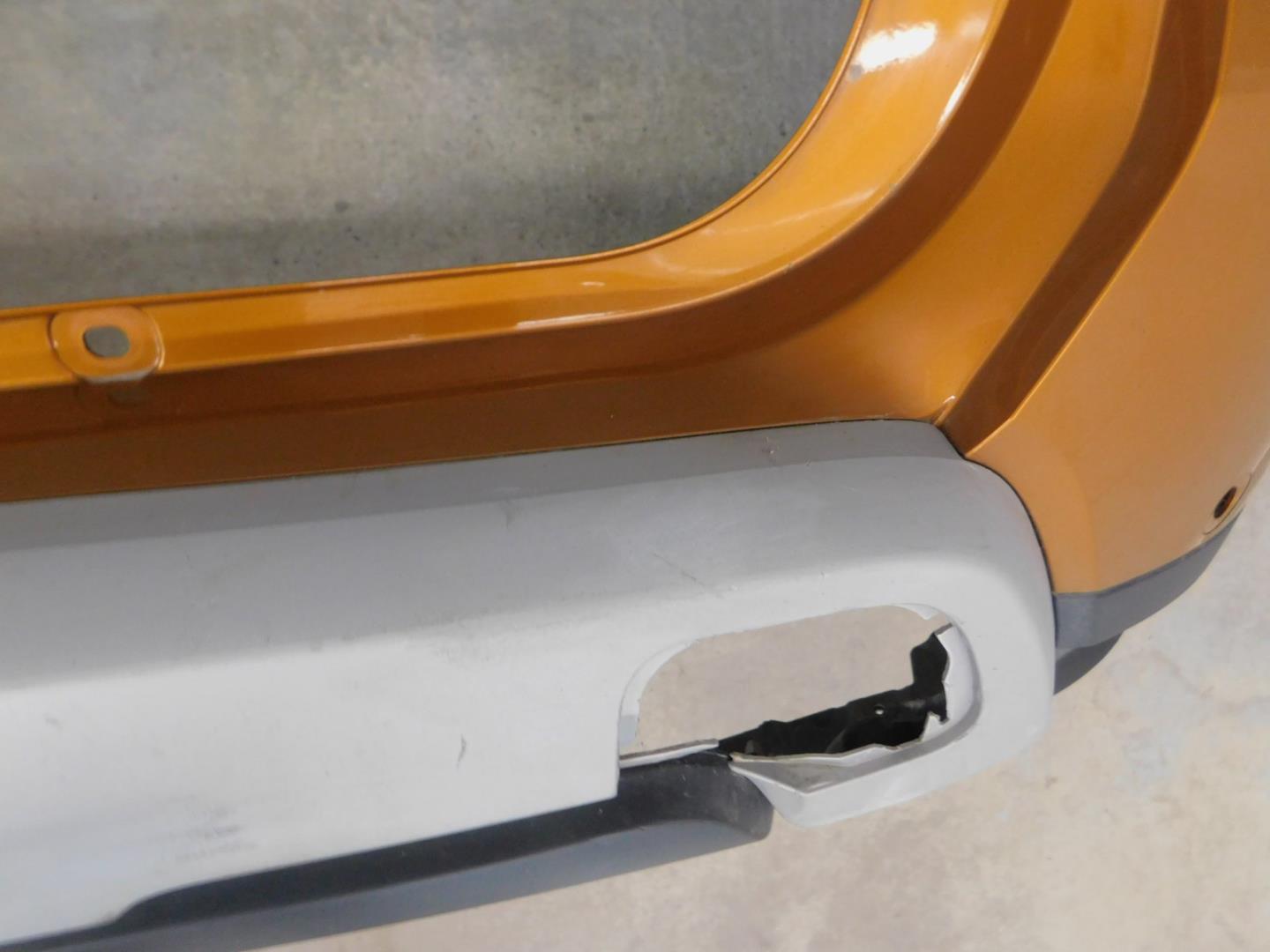 Бампер задний