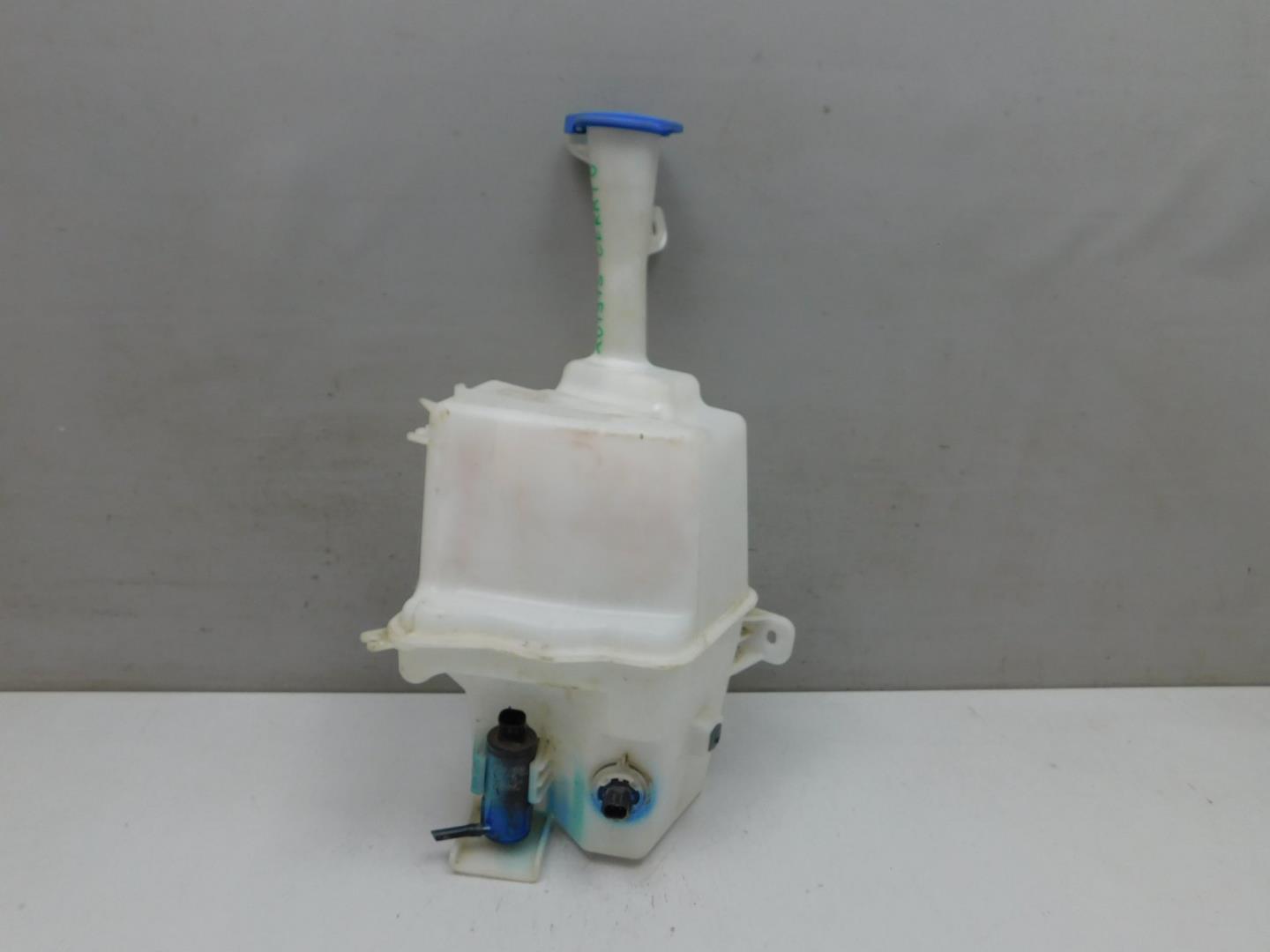 Бачок омывателя лобового стекла