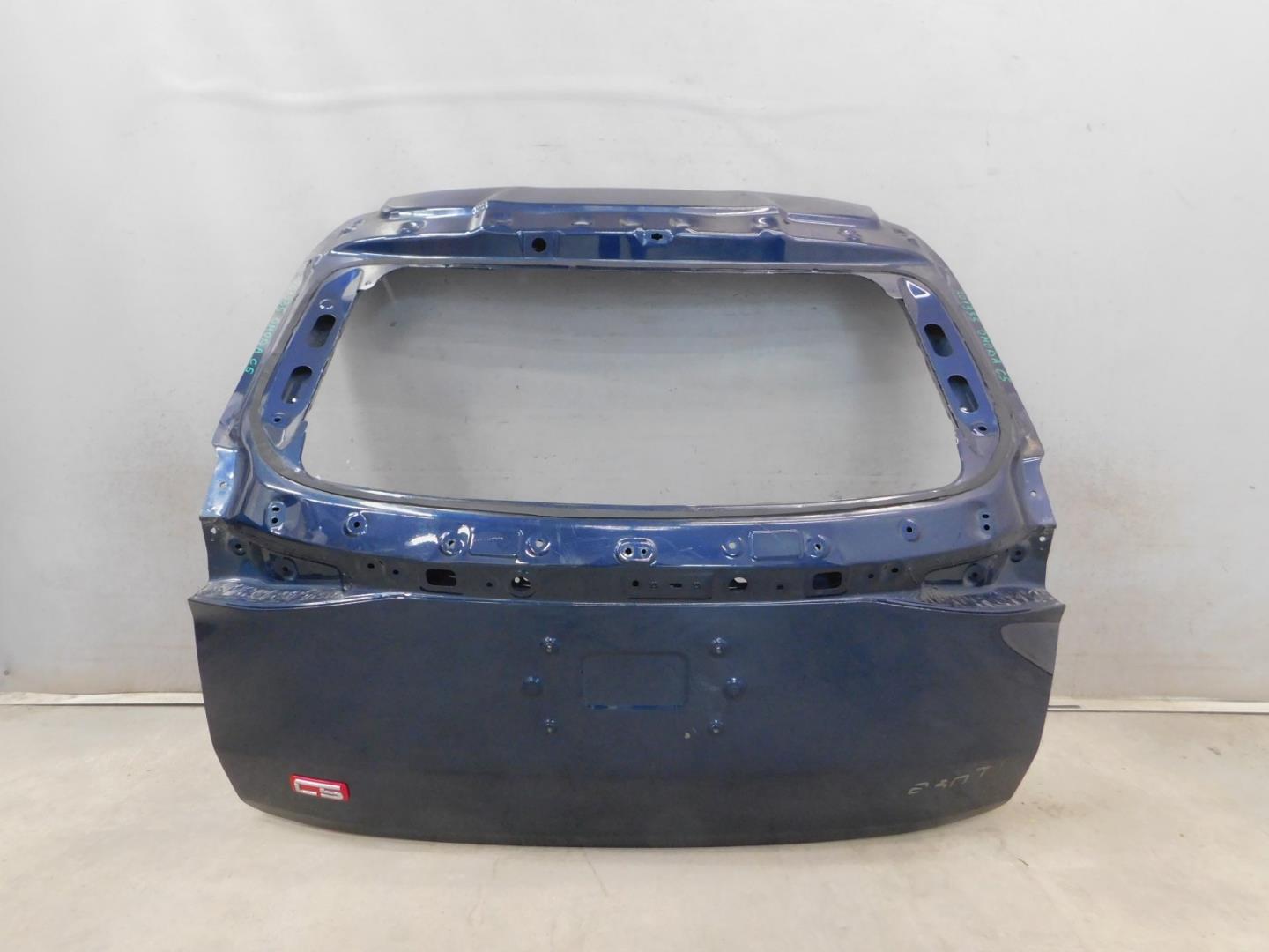 Дверь багажника