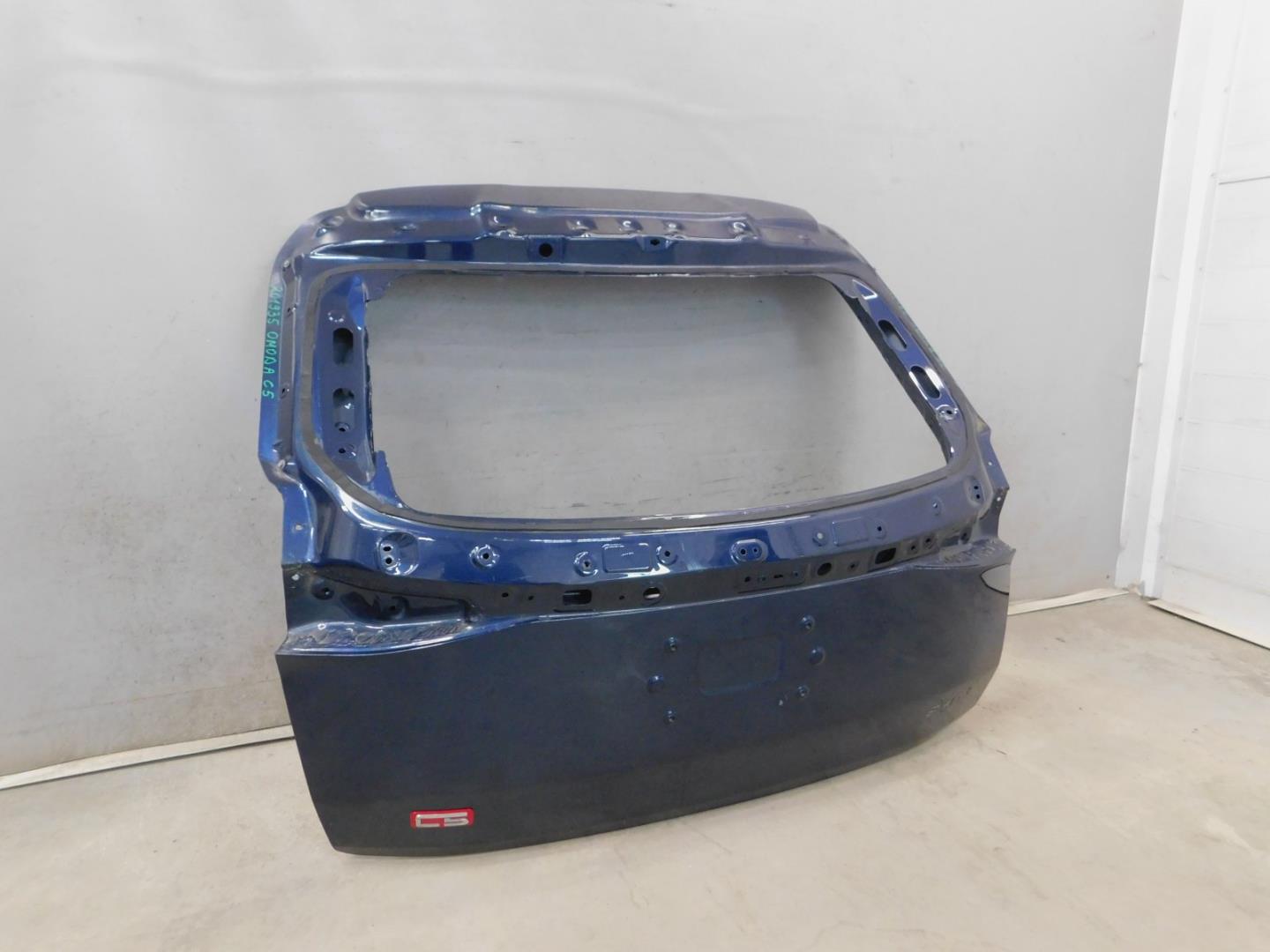 Дверь багажника