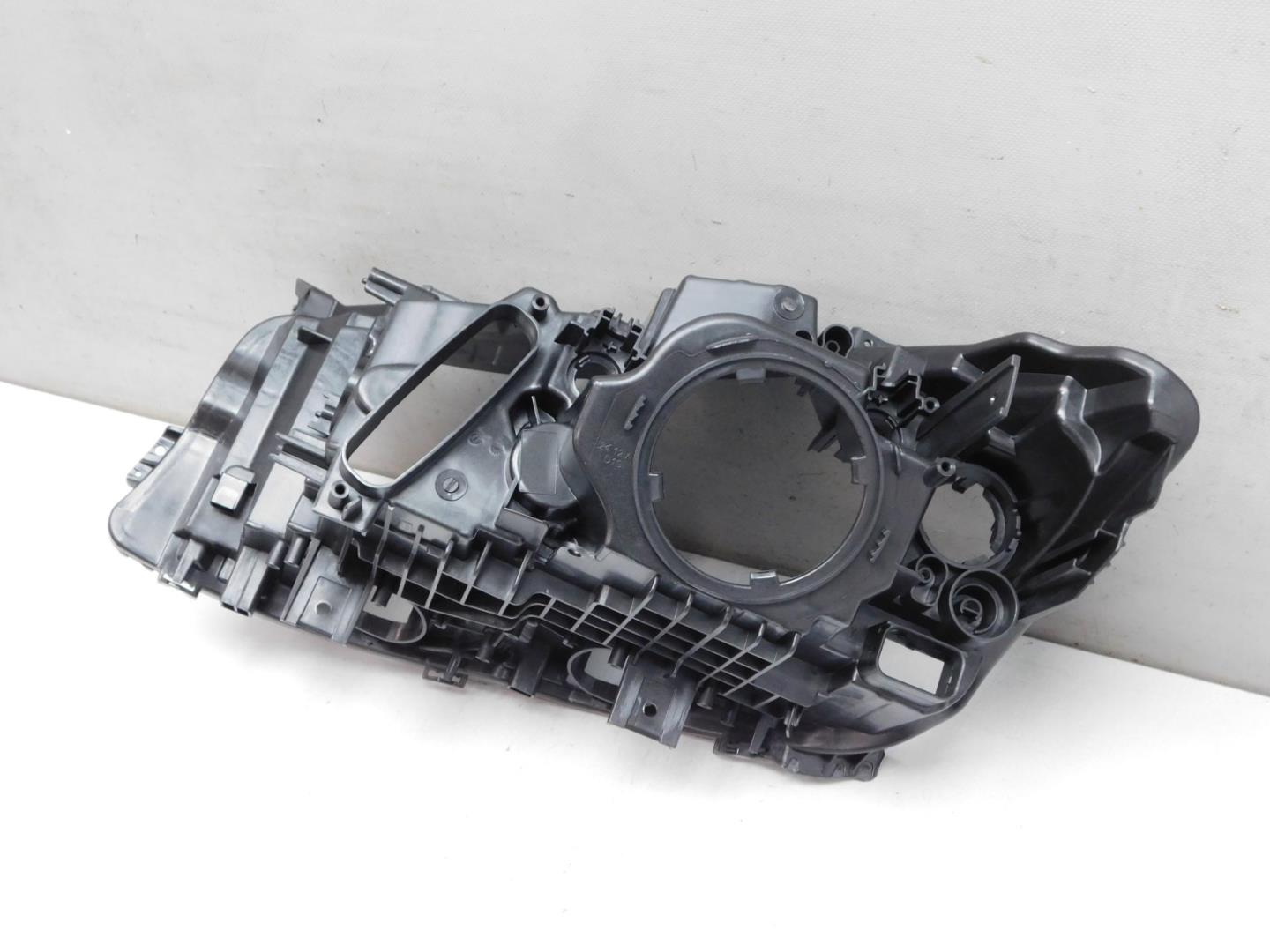 Корпус фары правой