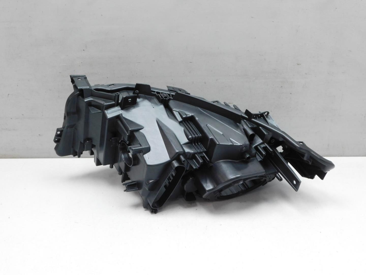 Корпус фары правой