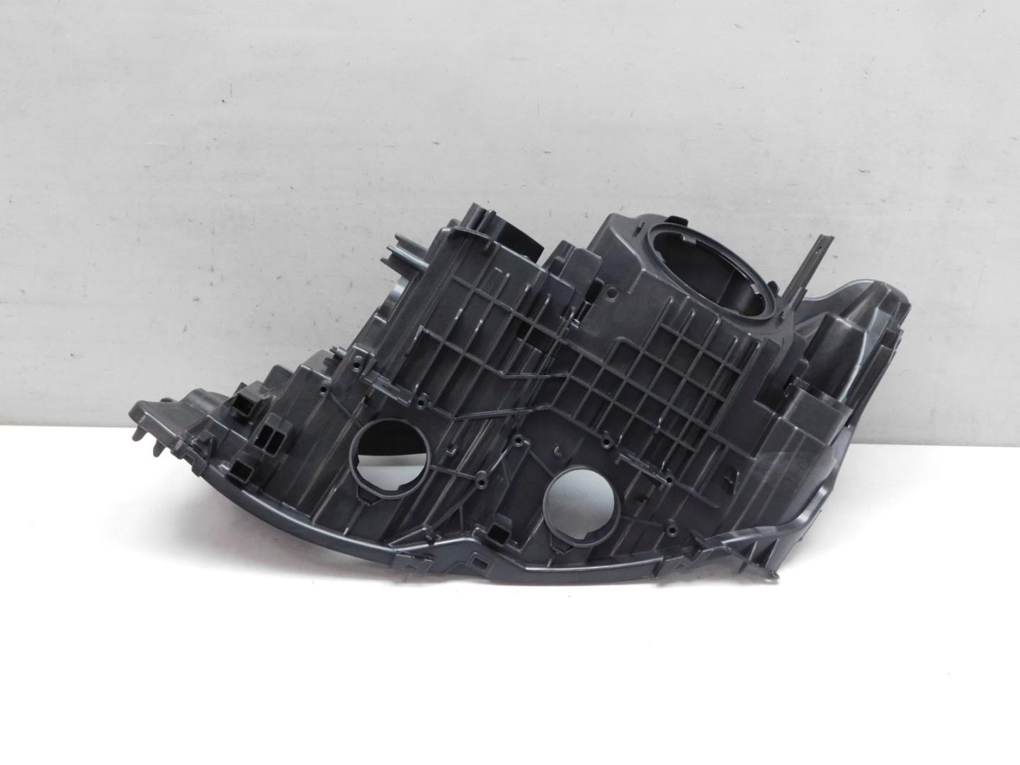 Корпус фары правой