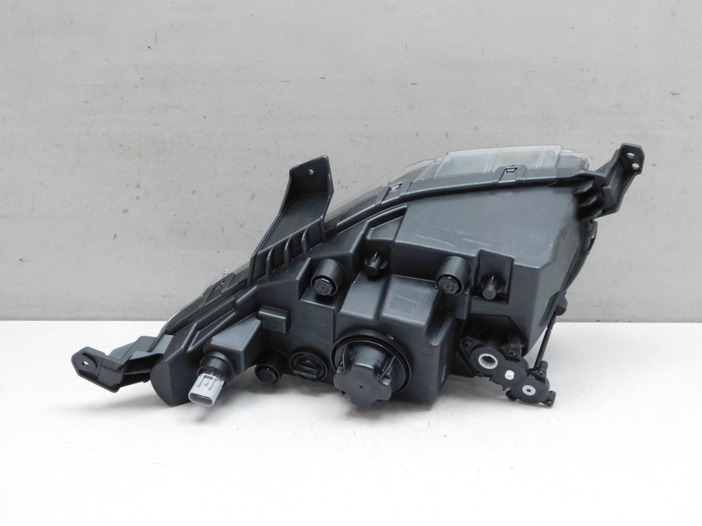 Фара противотуманная левая