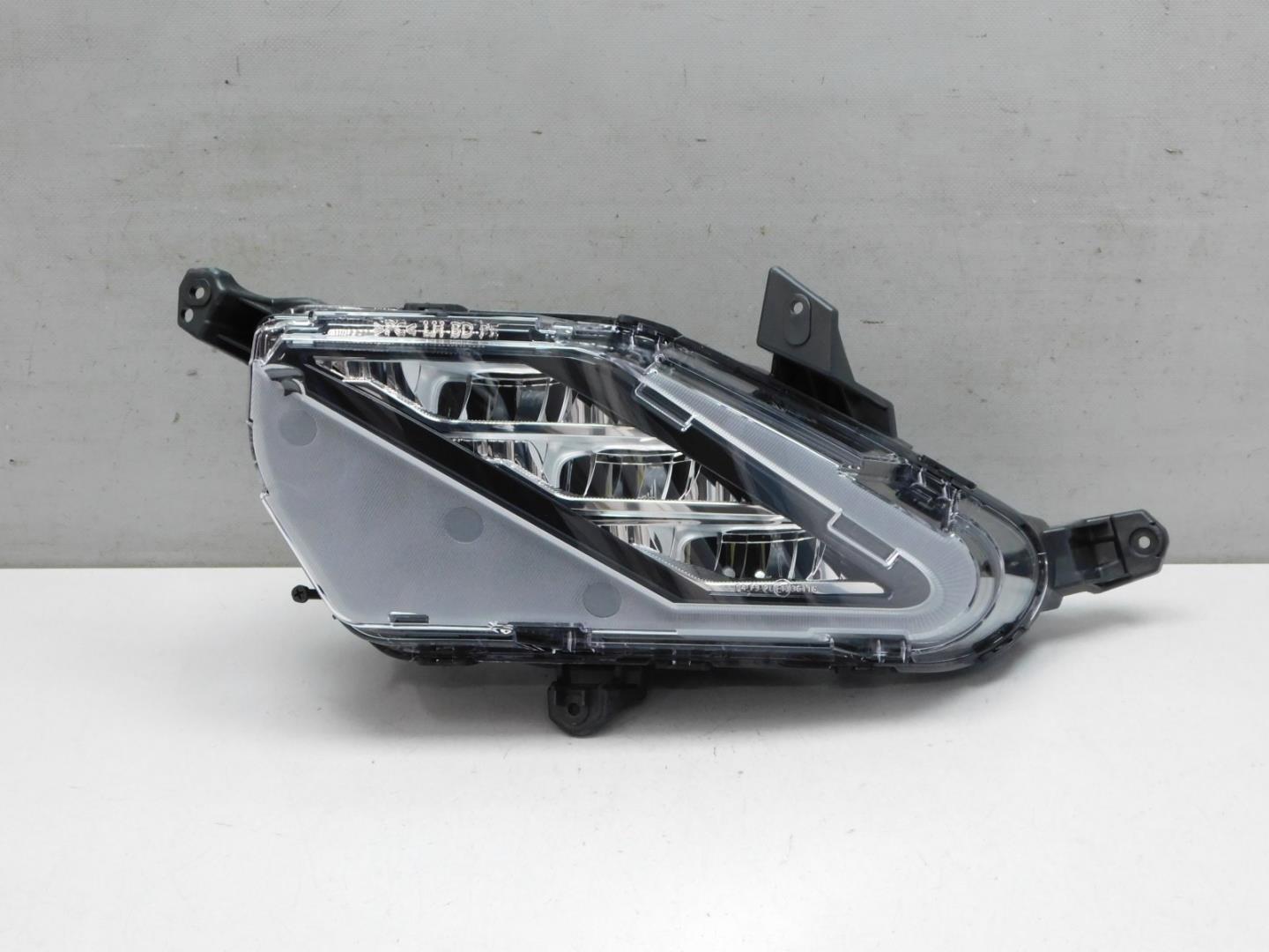 Фара противотуманная левая