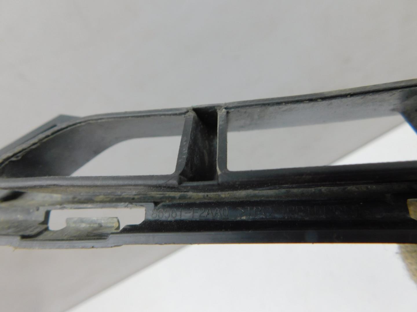 Решетка в бампер левая