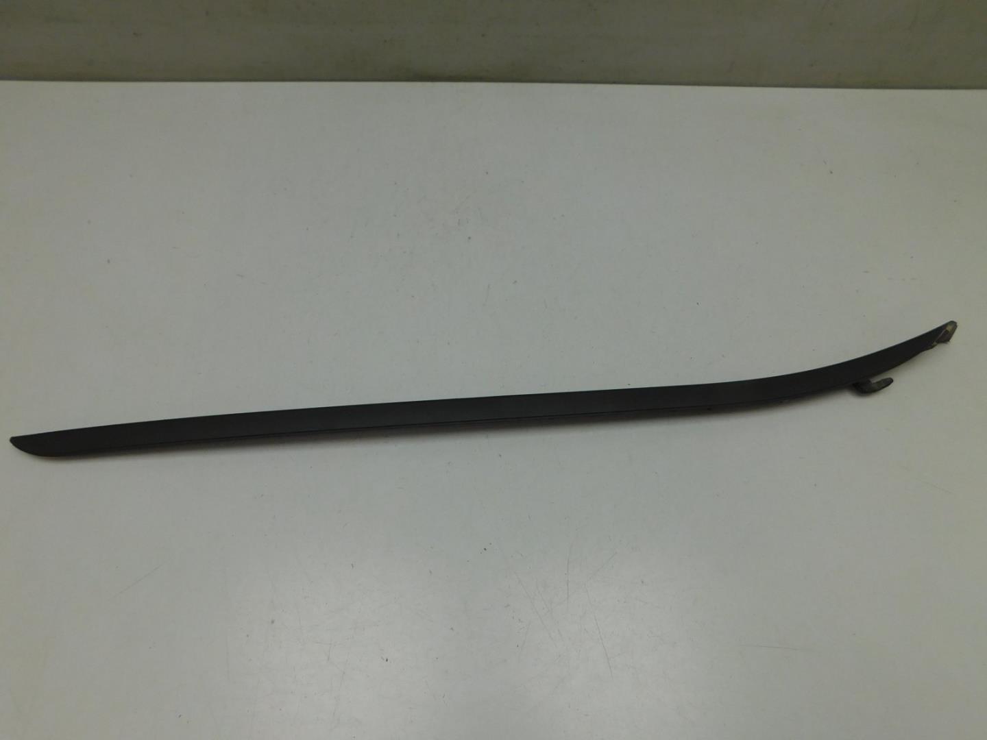 Молдинг лобового стекла