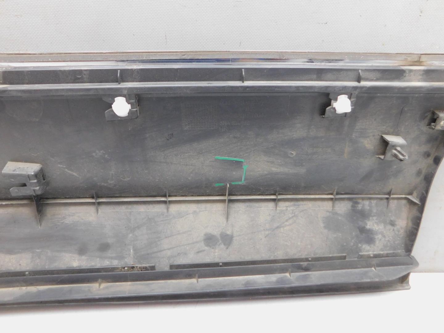 Накладка двери задней правой