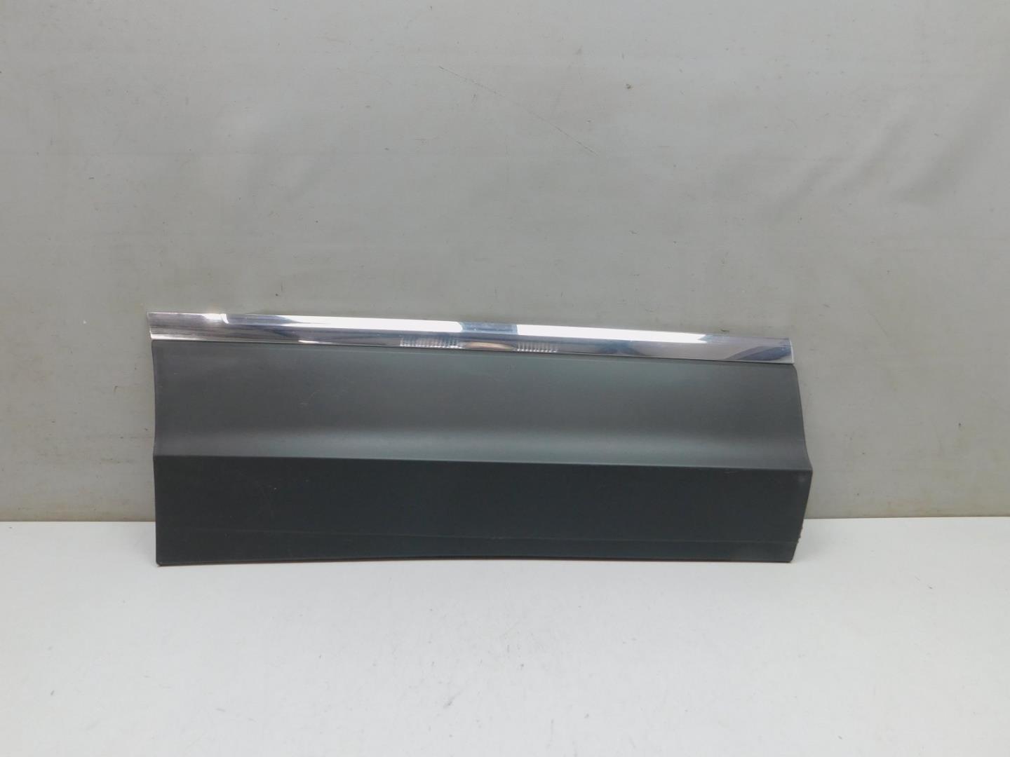 Накладка двери задней правой