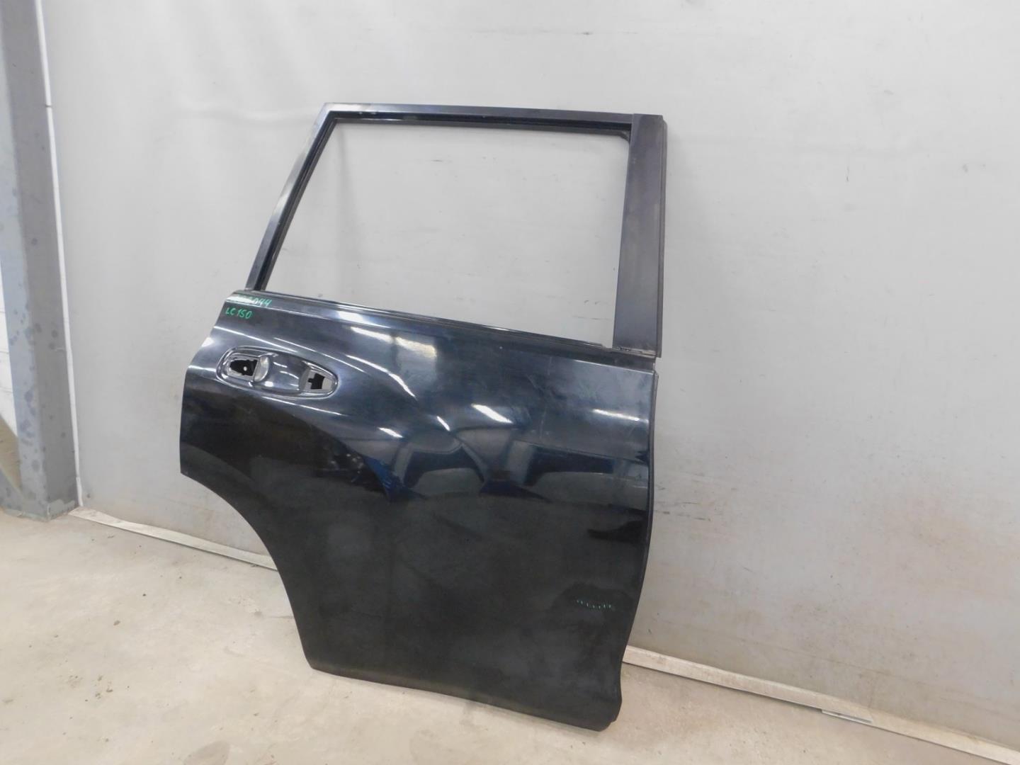 Дверь задняя правая