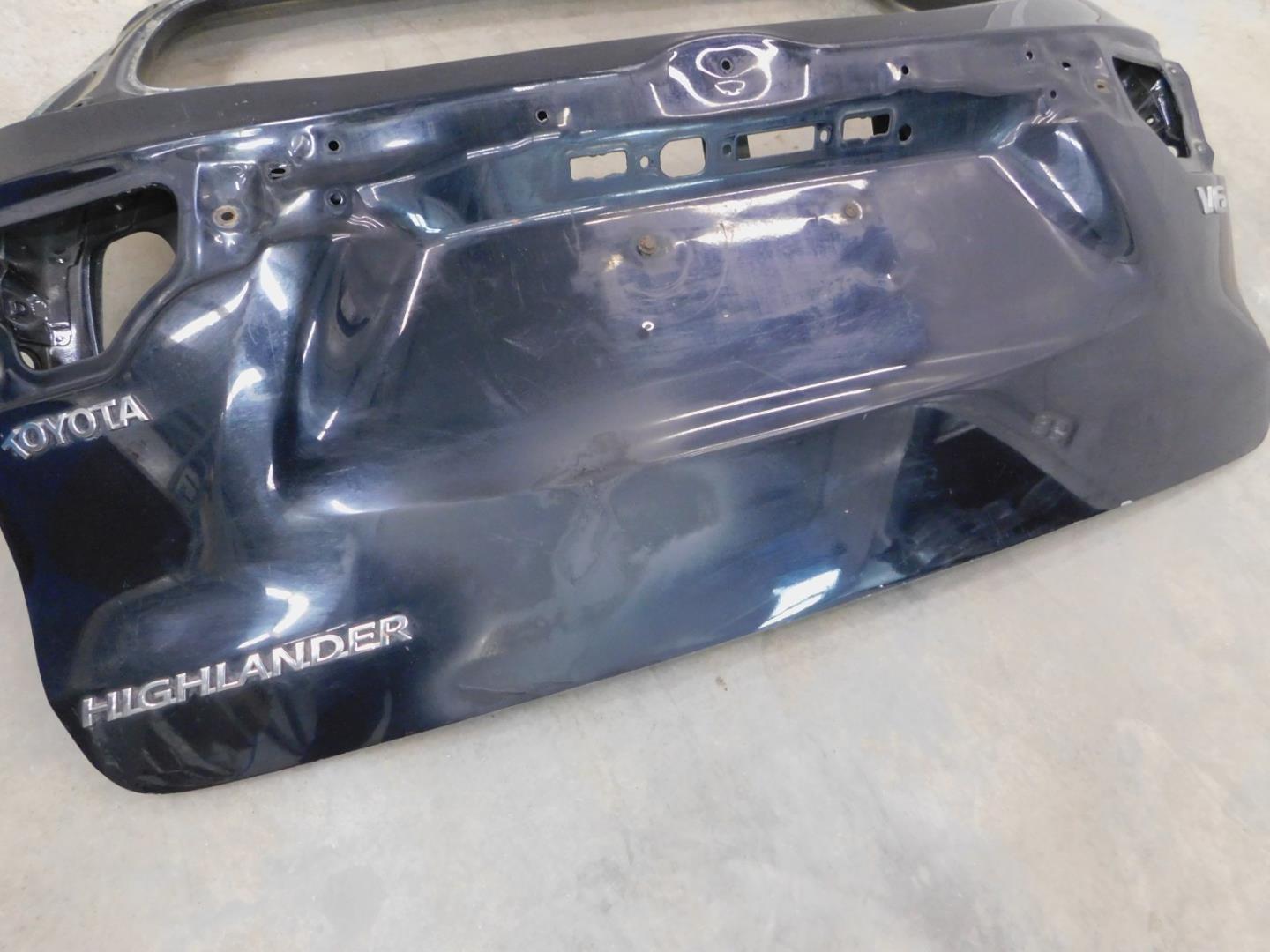 Дверь багажника