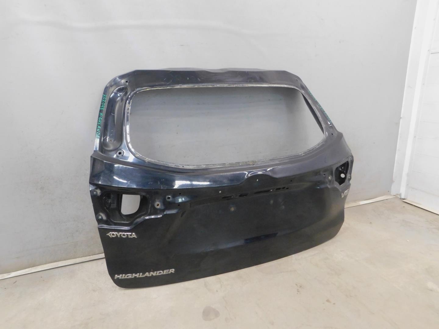 Дверь багажника