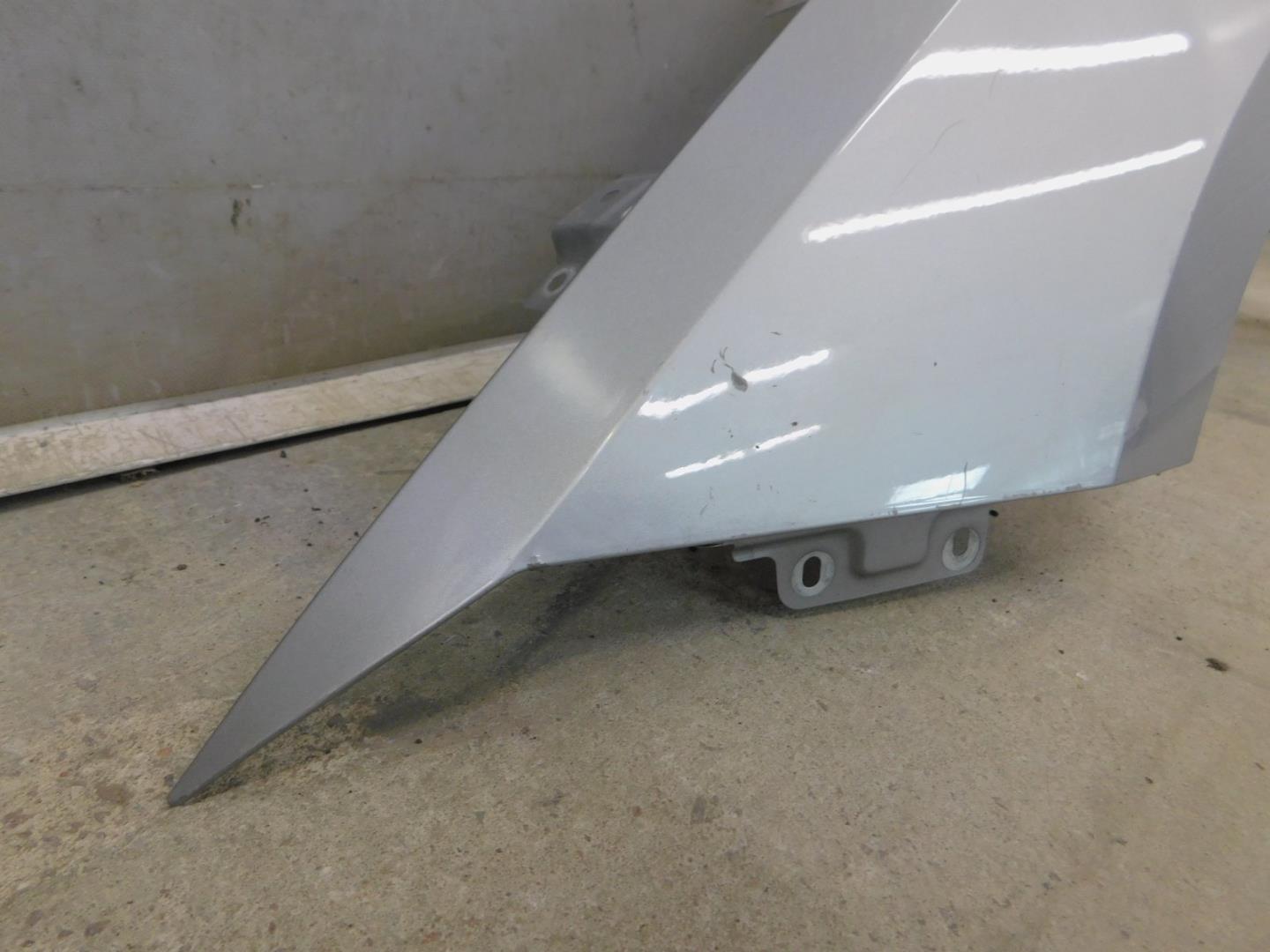 Крыло переднее левое