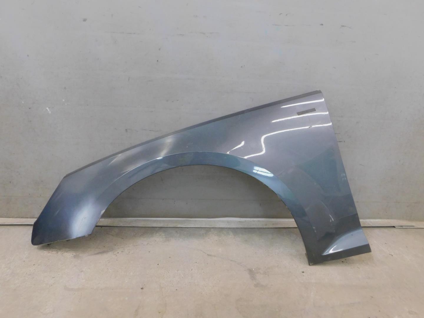 Крыло переднее левое