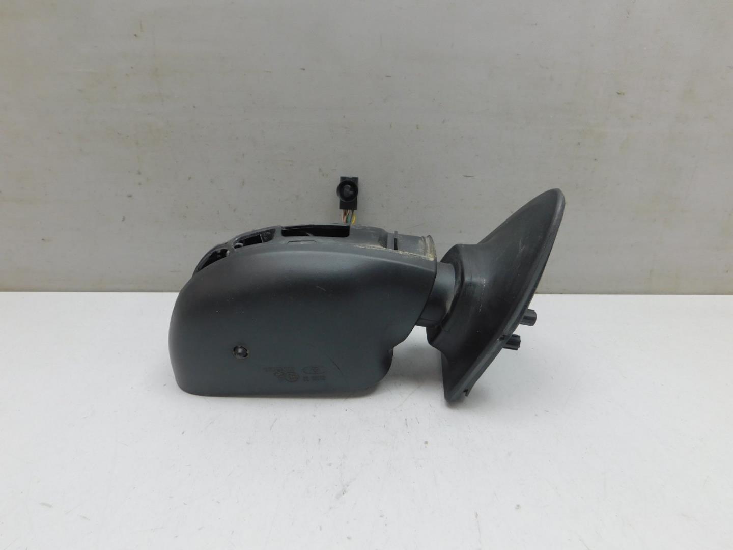 Зеркало правое электрическое