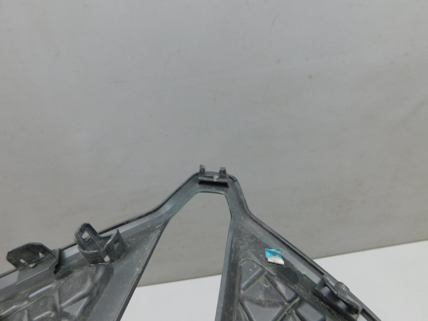 Решетка в бампер правая