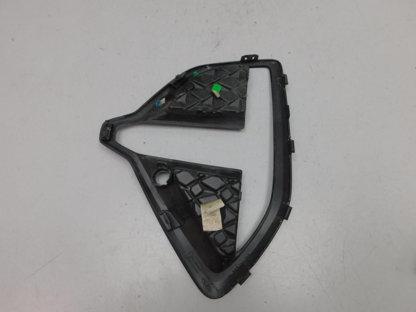 Решетка в бампер правая