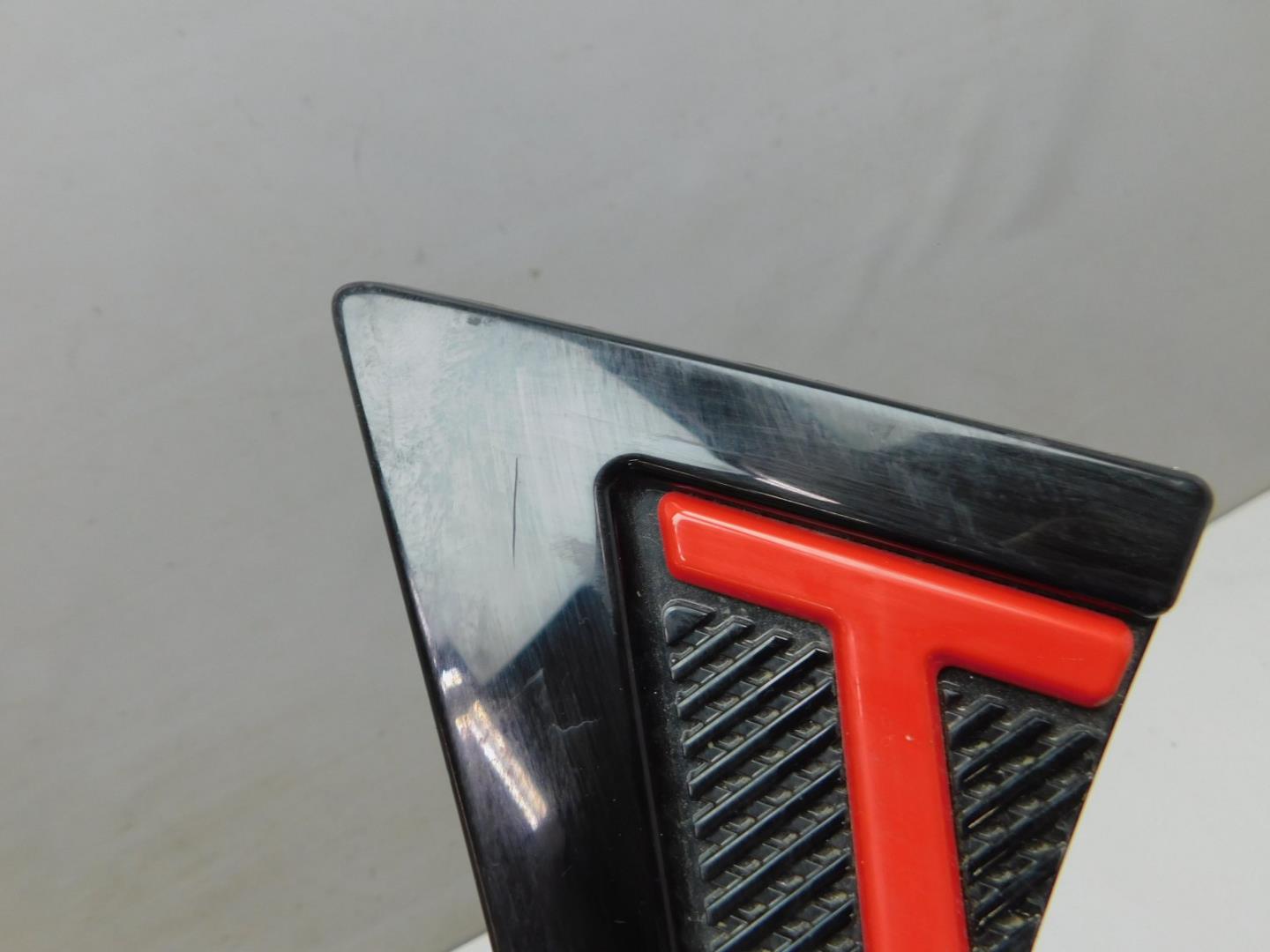 Накладка переднего крыла левого