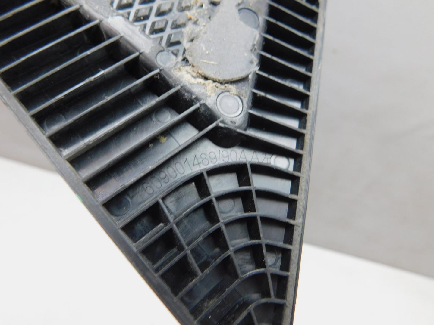 Накладка переднего крыла левого