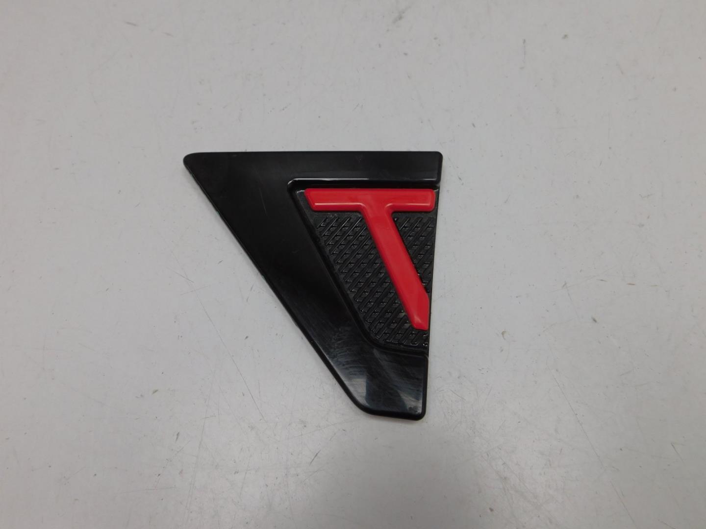 Накладка переднего крыла левого