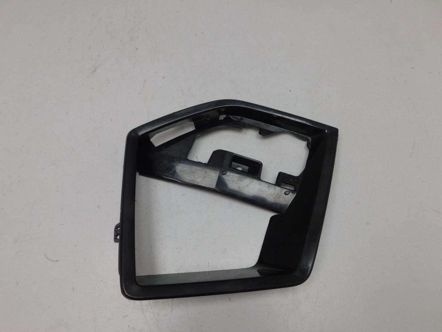 Решетка в бампер правая