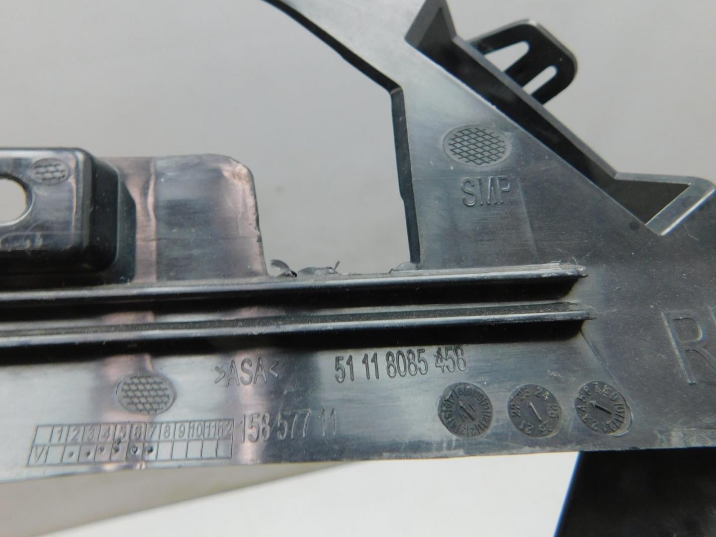 Решетка в бампер правая