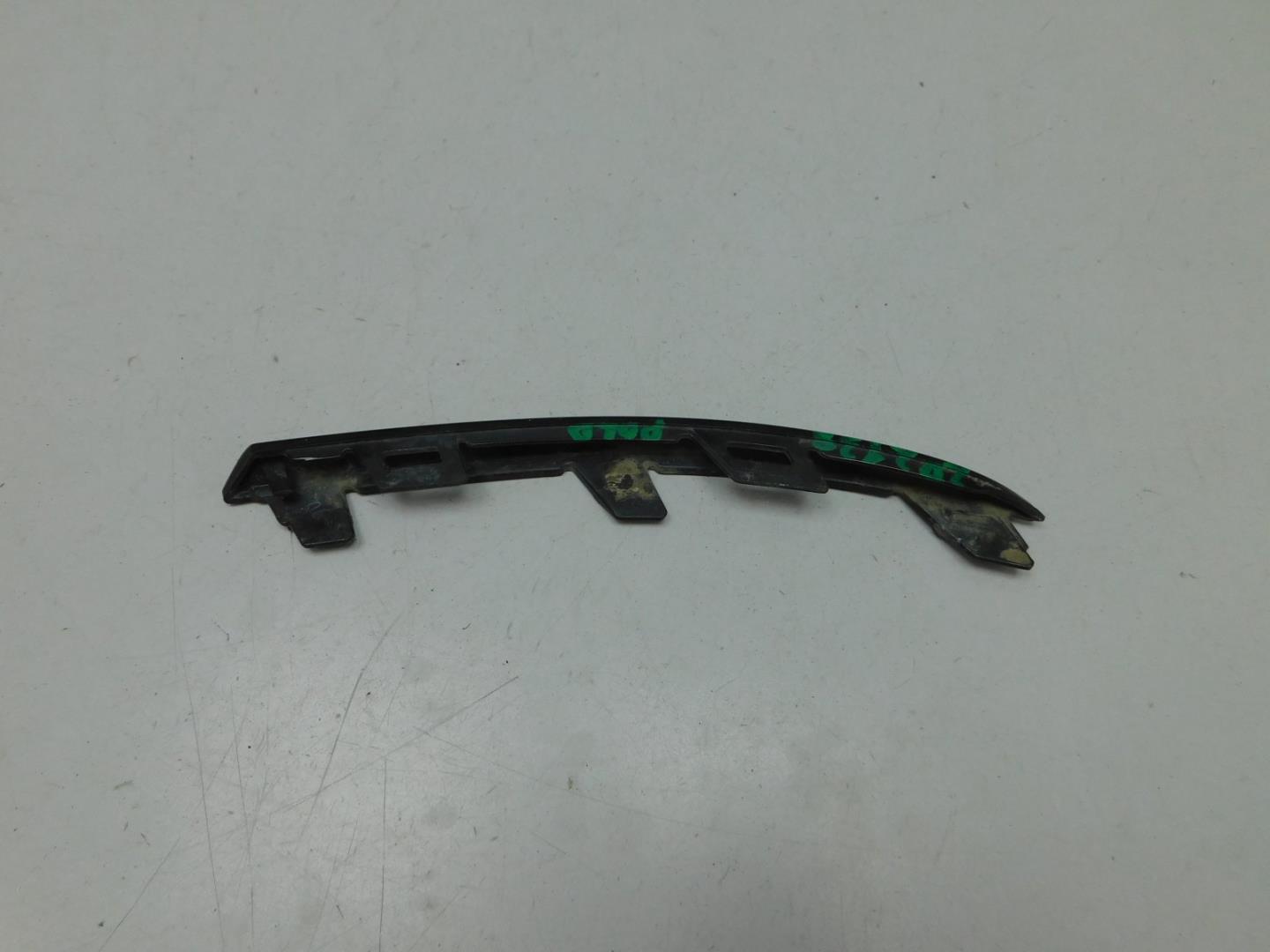 Молдинг заднего бампера