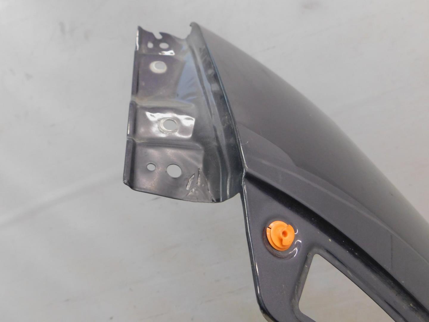 Крыло переднее левое