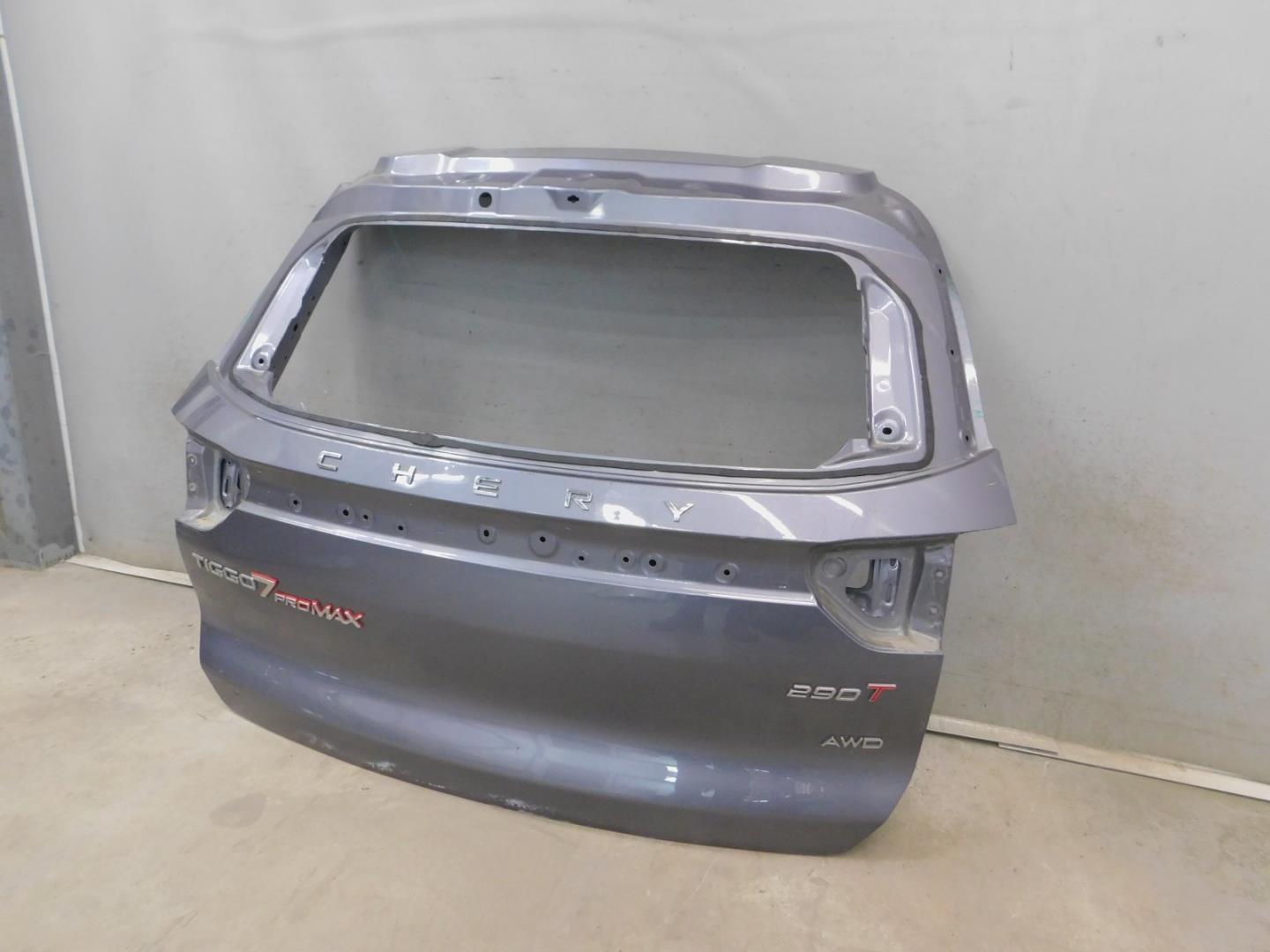 Дверь багажника