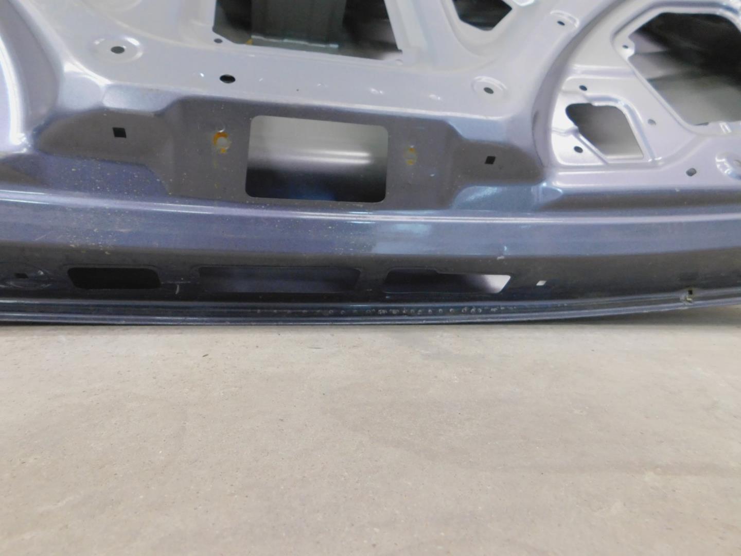 Дверь багажника