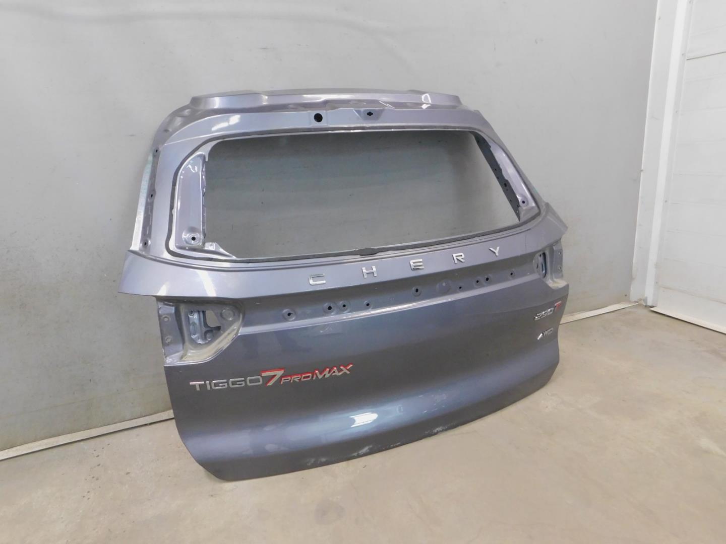 Дверь багажника