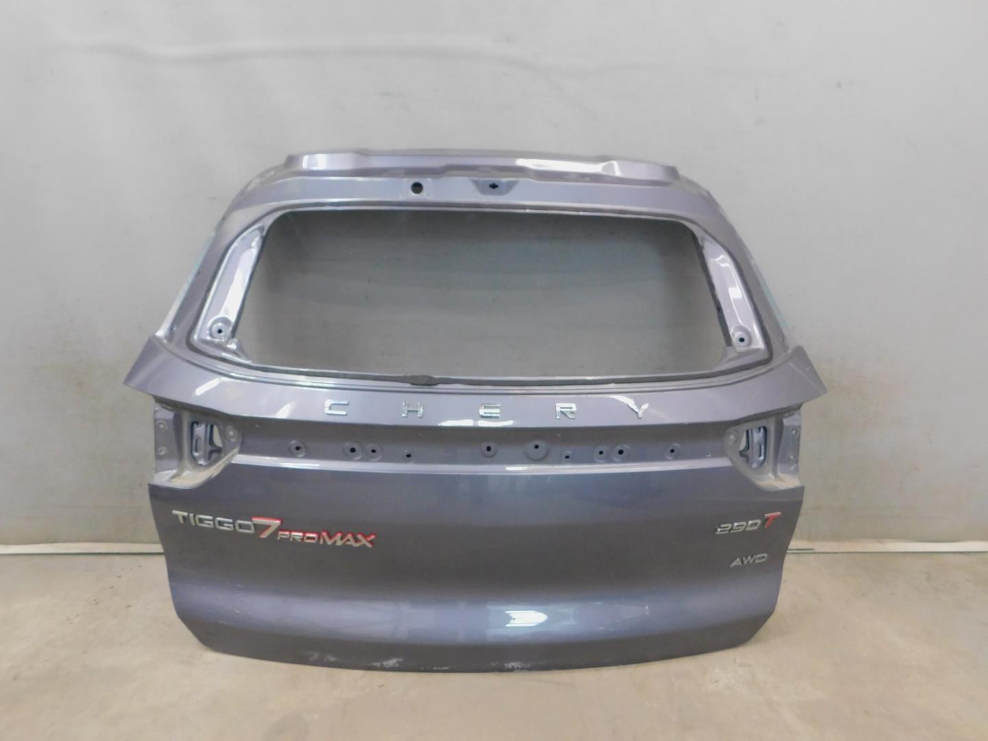 Дверь багажника