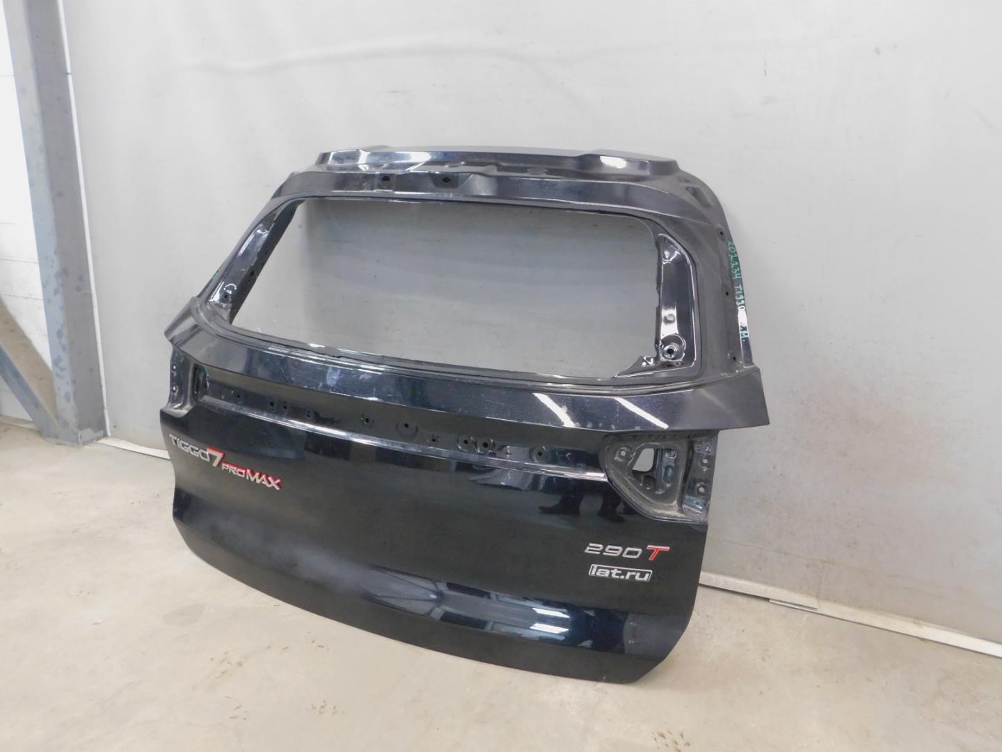 Дверь багажника