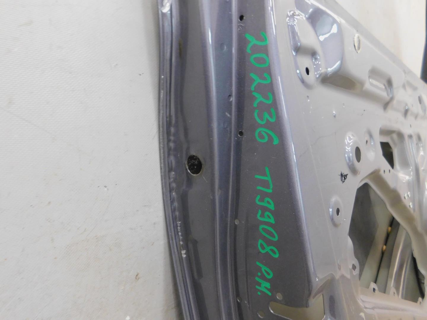 Дверь передняя левая