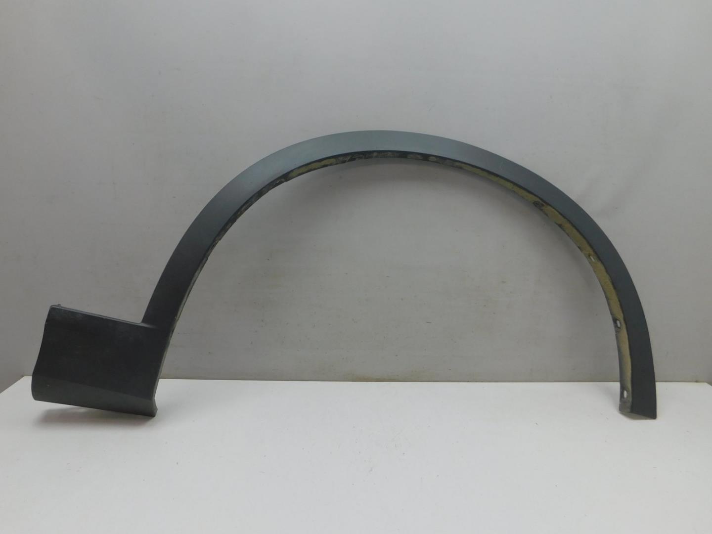 Накладка переднего крыла правого