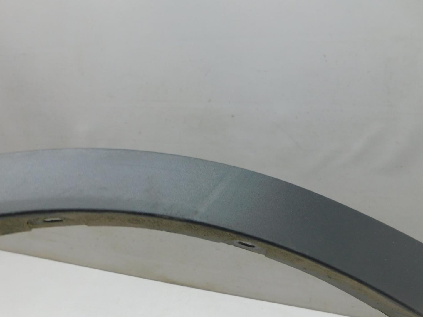 Накладка переднего крыла правого