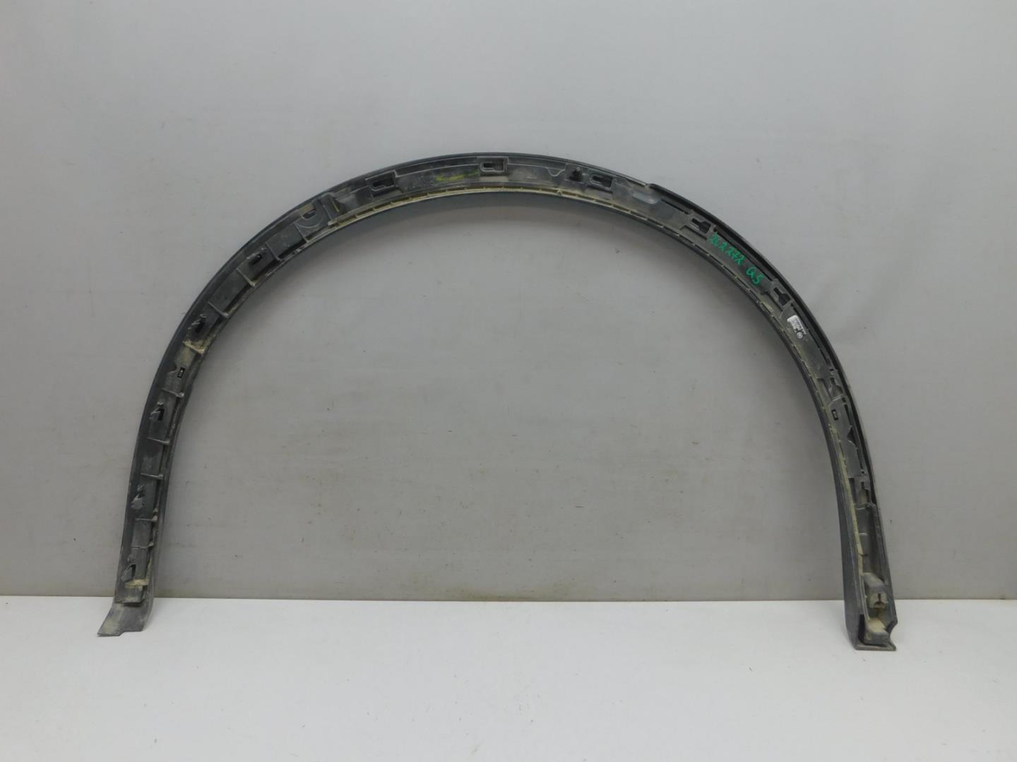 Накладка заднего крыла левого