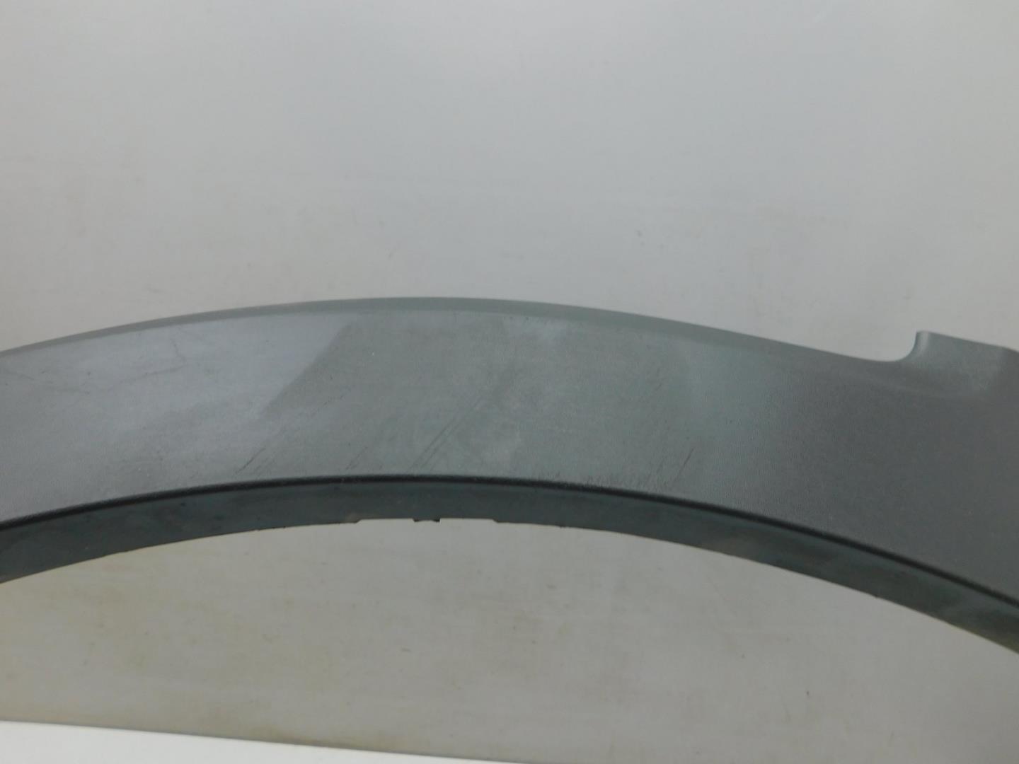 Накладка переднего крыла левого