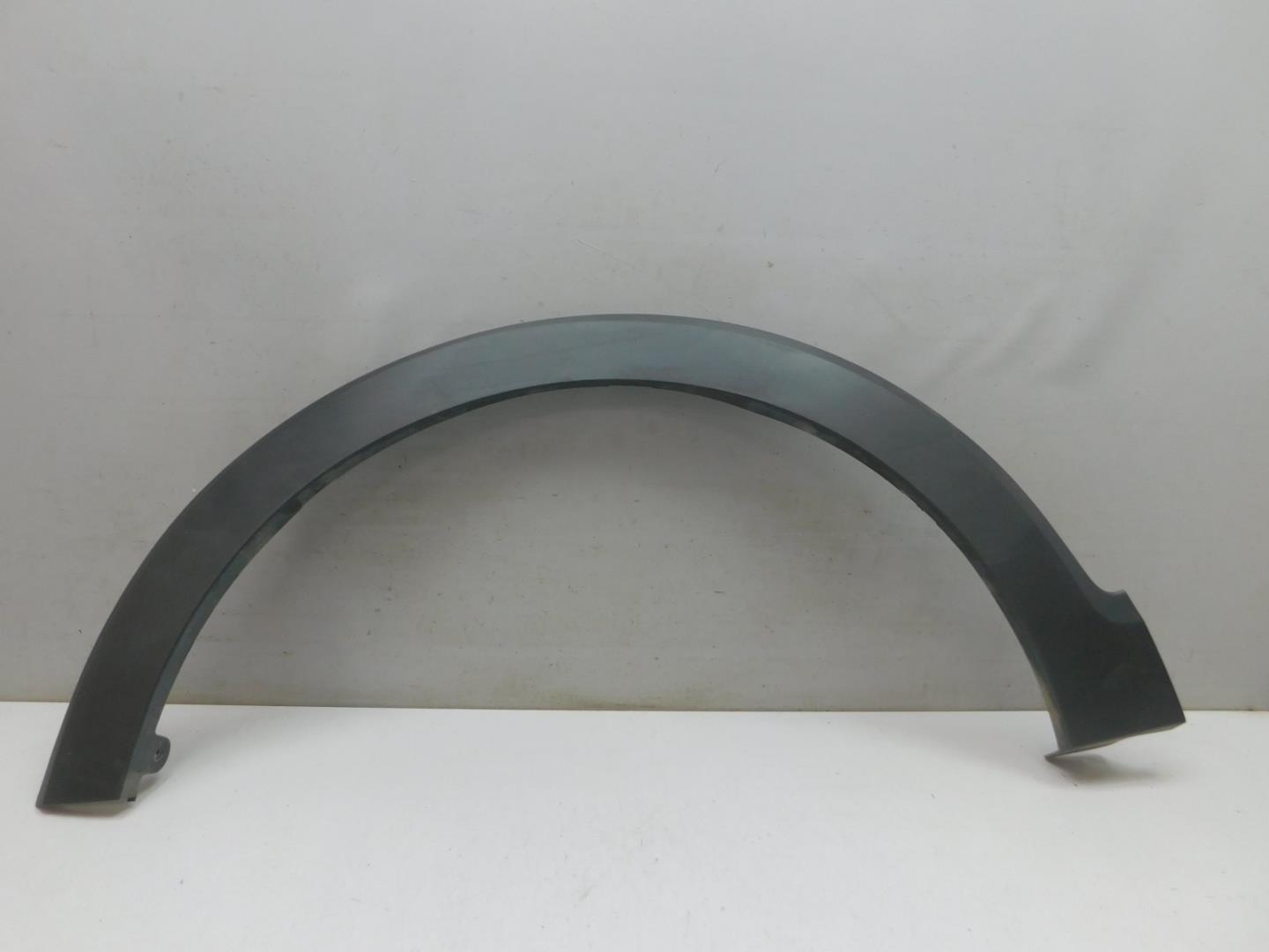 Накладка переднего крыла левого