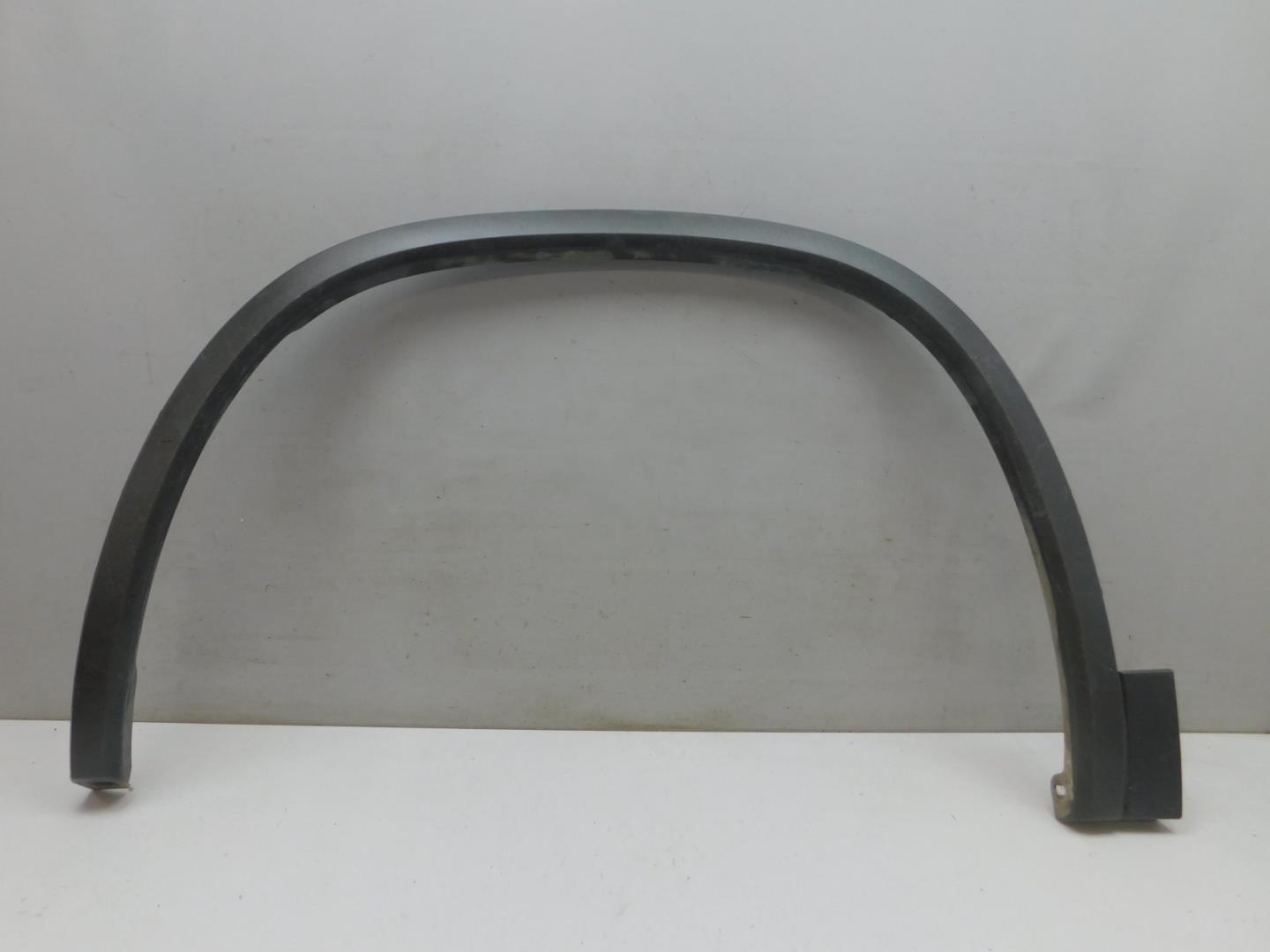 Накладка переднего крыла левого