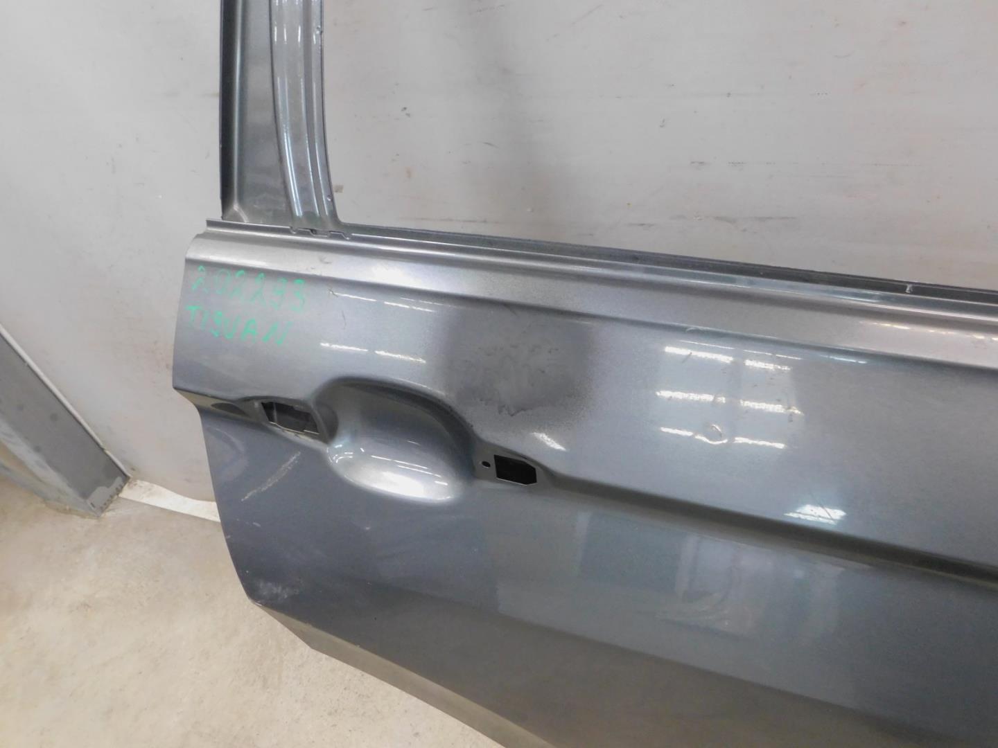 Дверь задняя правая